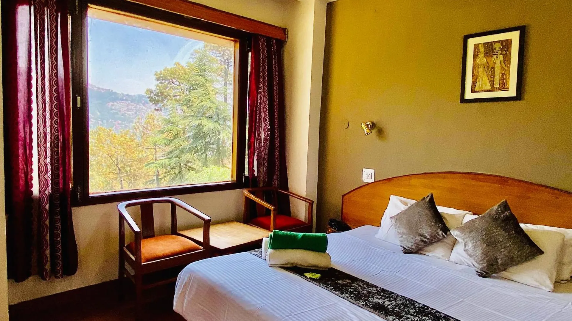 Him Holidays Inn Шимла